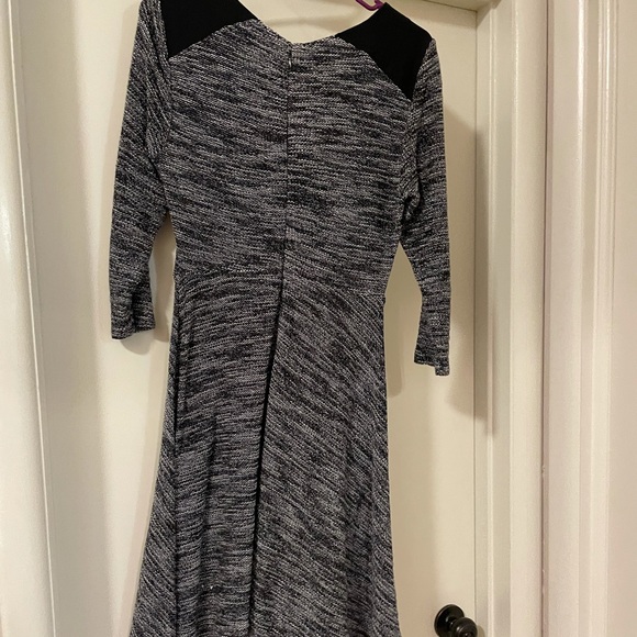 Timeless Old Navy Dress - Picture 5 of 6